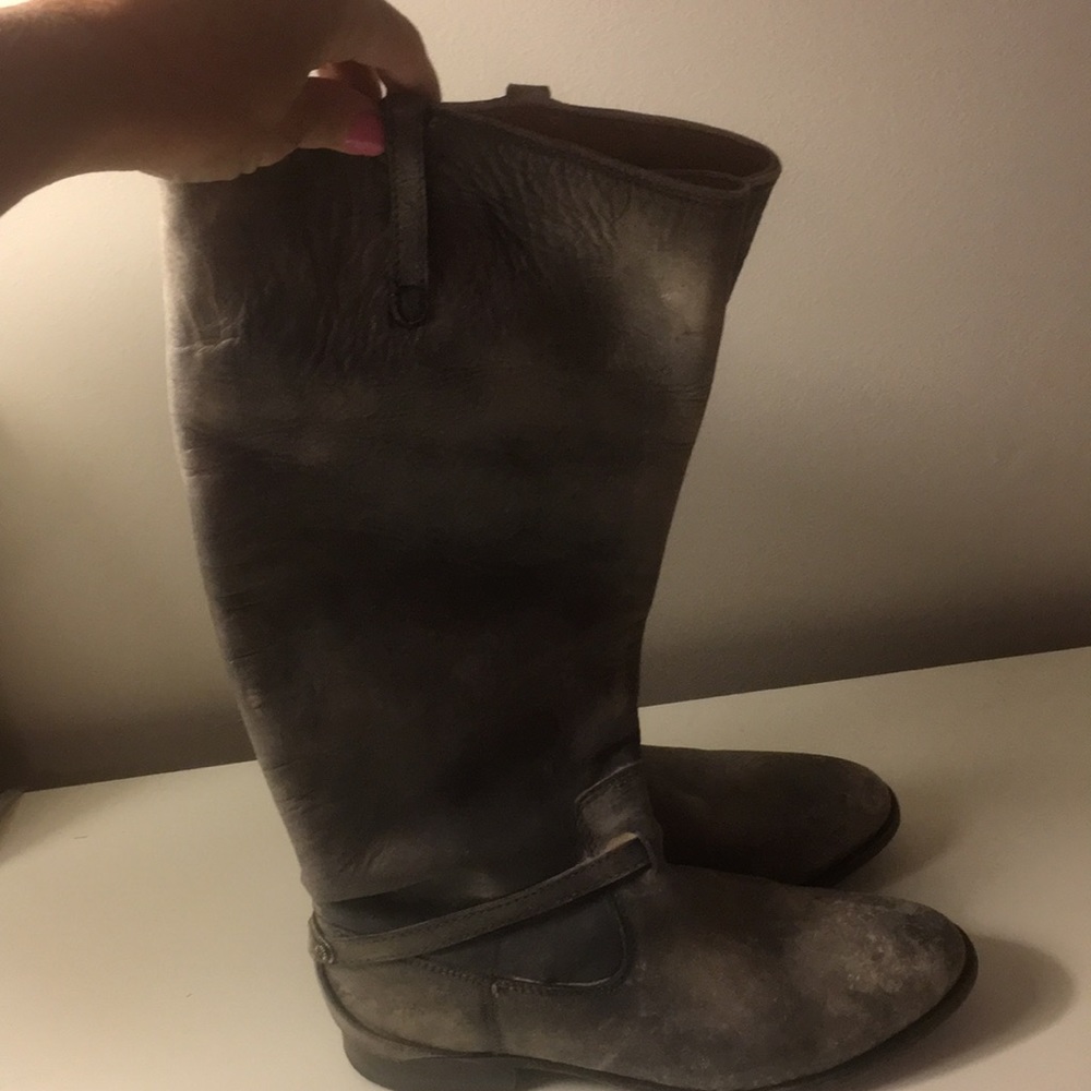 Size 10 Women’s weathered Frye boots